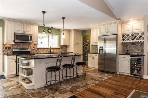 585 Rolling Glen Ln, Ballwin, MO 63011 photo 18
