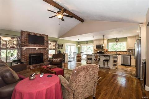 585 Rolling Glen Ln, Ballwin, MO 63011 photo 11