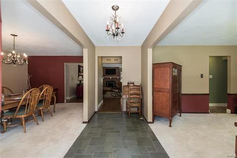 585 Rolling Glen Ln, Ballwin, MO 63011 photo 3