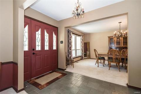 585 Rolling Glen Ln, Ballwin, MO 63011 photo 6