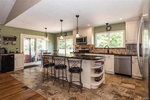 585 Rolling Glen Ln, Ballwin, MO 63011 photo 19