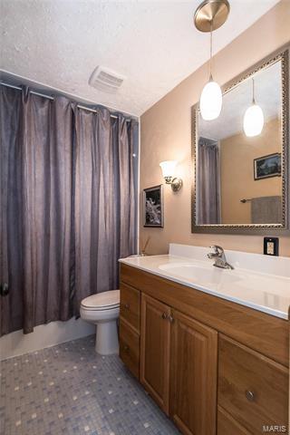 585 Rolling Glen Ln, Ballwin, MO 63011 photo 26