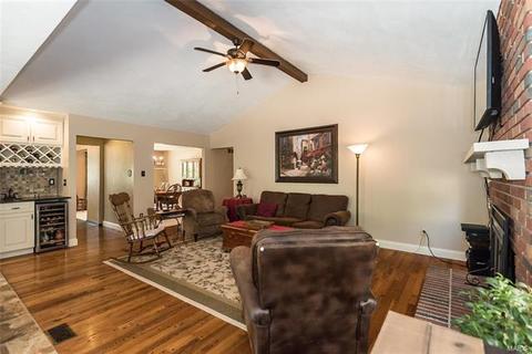 585 Rolling Glen Ln, Ballwin, MO 63011 photo 15