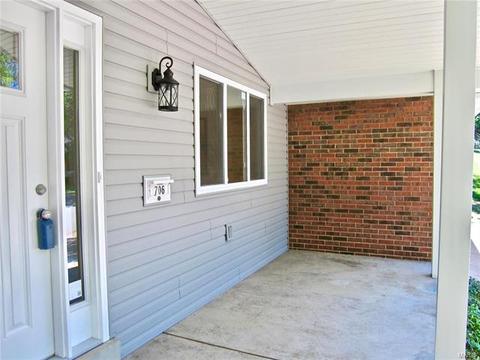 706 Clayworth Dr, Ballwin, MO 63011 photo 3