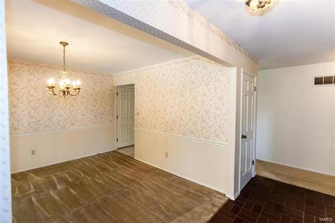 1514 Towne Dr, Ellisville, MO 63011 photo 5