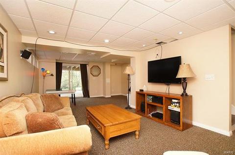 1518 Glenn Brooke Woods Cir, Ballwin, MO 63021 photo 16