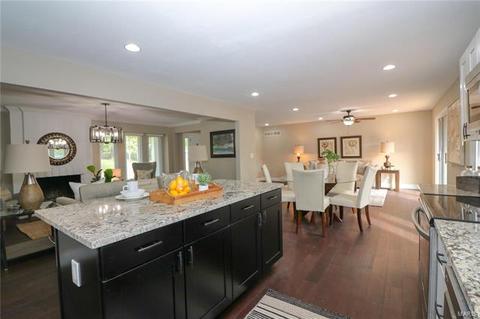 1 Chevington Ct, Ballwin, MO 63011 photo 13