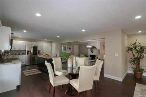 1 Chevington Ct, Ballwin, MO 63011 photo 8