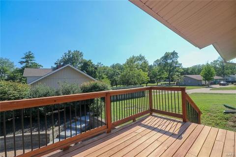 1 Chevington Ct, Ballwin, MO 63011 photo 4