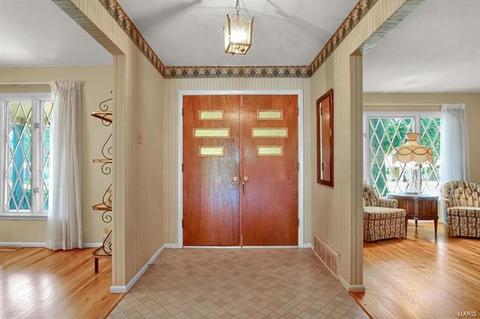 1001 Mallow, Ellisville, MO 63011 photo 2