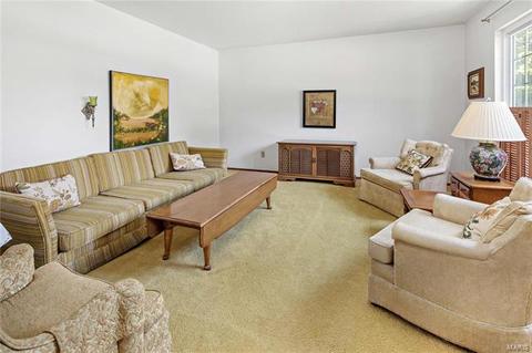 310 Breezeview, Ballwin, MO 63021 photo 3