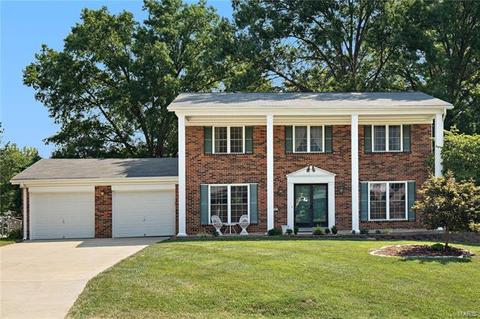 310 Breezeview, Ballwin, MO 63021 photo 1