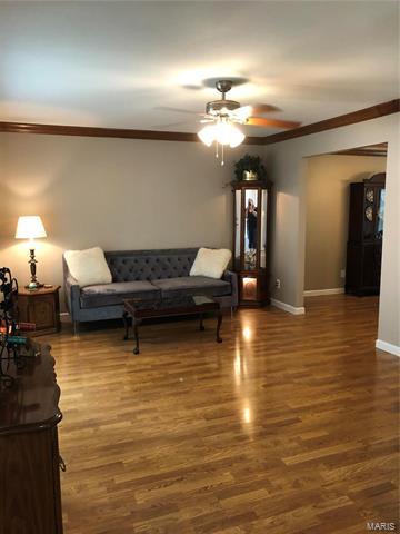 15 Doubletree Ct, Saint Charles, MO 63303 photo 2