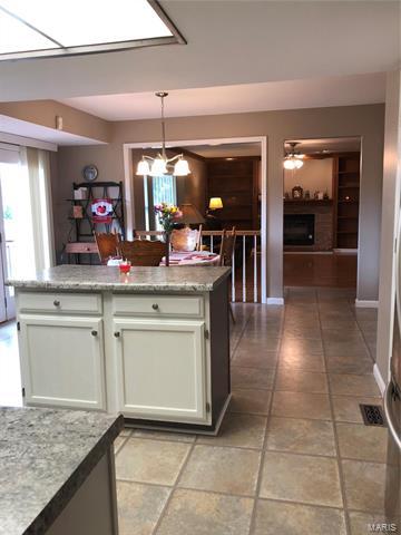 15 Doubletree Ct, Saint Charles, MO 63303 photo 6