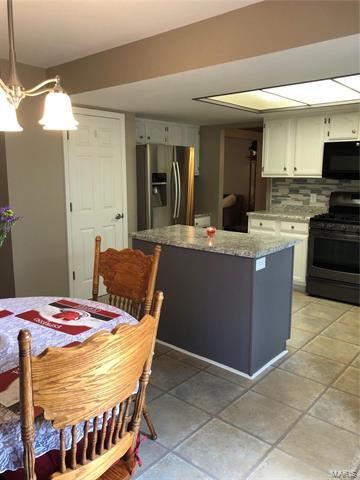15 Doubletree Ct, Saint Charles, MO 63303 photo 10