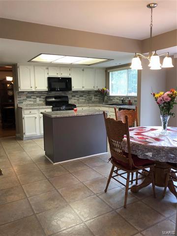 15 Doubletree Ct, Saint Charles, MO 63303 photo 4