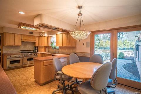11601 Fallbrook, Saint Louis, MO 63131 photo 8