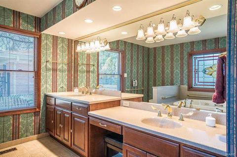11601 Fallbrook, Saint Louis, MO 63131 photo 25