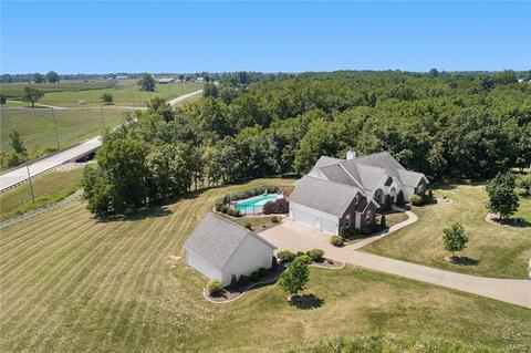 6 Stone Pointe Ct, Hawk Point, MO 63349 photo 1