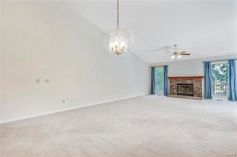 1087 Johanna Dr, Ballwin, MO 63021 photo 4