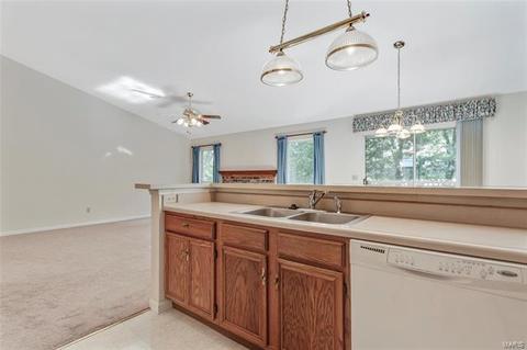 1087 Johanna Dr, Ballwin, MO 63021 photo 10