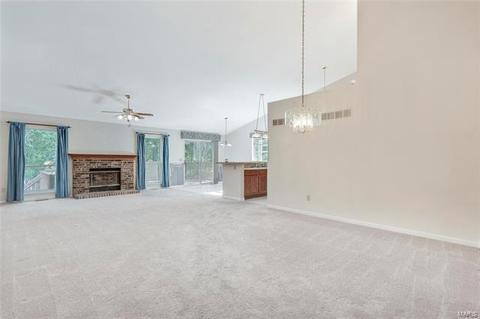 1087 Johanna Dr, Ballwin, MO 63021 photo 5