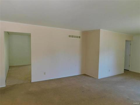 300 Stephanie Ln, Manchester, MO 63011 photo 6