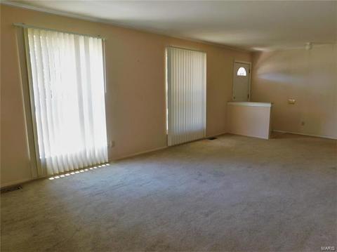 300 Stephanie Ln, Manchester, MO 63011 photo 4