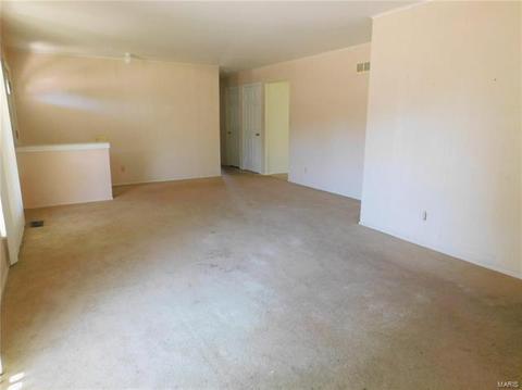 300 Stephanie Ln, Manchester, MO 63011 photo 5