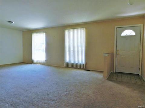 300 Stephanie Ln, Manchester, MO 63011 photo 3