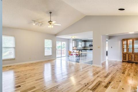 159 Bright Gem Dr, Saint Charles, MO 63304 photo 2