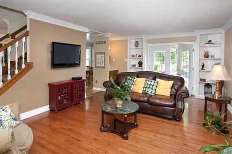 311 Fox Briar Ln, Ballwin, MO 63021 photo 3