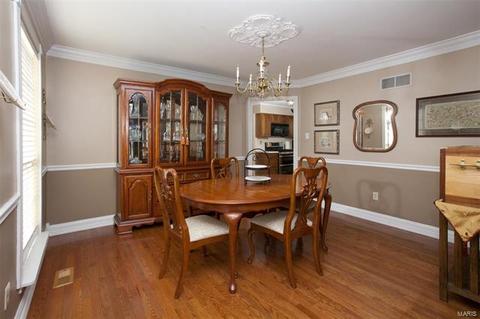 311 Fox Briar Ln, Ballwin, MO 63021 photo 10