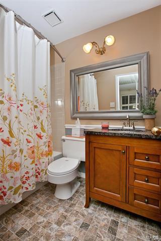 311 Fox Briar Ln, Ballwin, MO 63021 photo 18