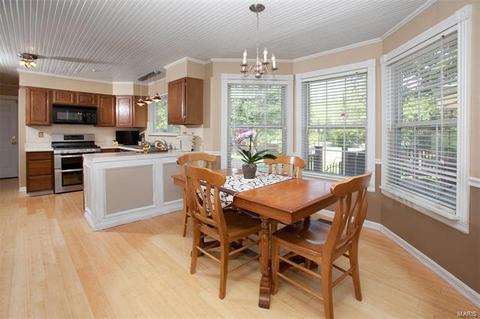 311 Fox Briar Ln, Ballwin, MO 63021 photo 8