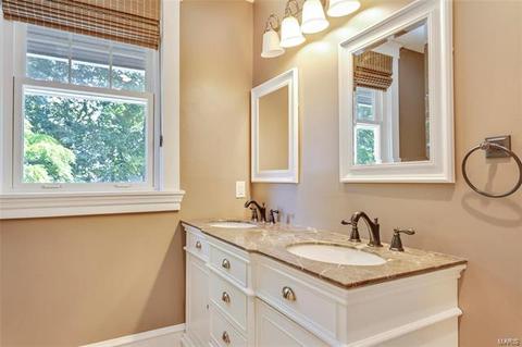 301 E Swon Ave, Saint Louis, MO 63119 photo 27