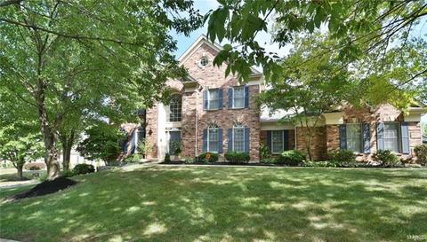 1066 Bristol Mnr, Ballwin, MO 63011 photo 1