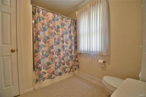 1066 Bristol Mnr, Ballwin, MO 63011 photo 19