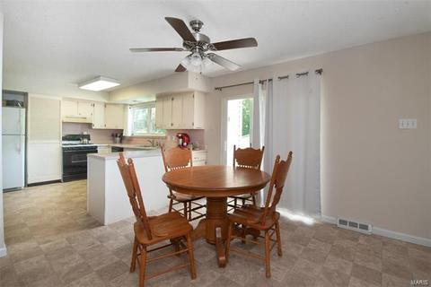 403 Dardenne Dr, O'fallon, MO 63366 photo 3