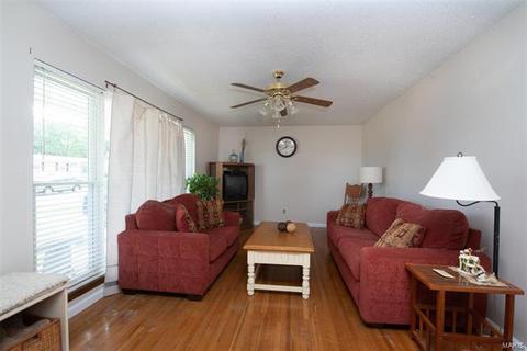 403 Dardenne Dr, O'fallon, MO 63366 photo 2