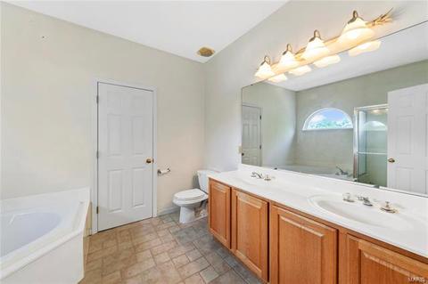 15 Remington Pl, Ballwin, MO 63021 photo 22