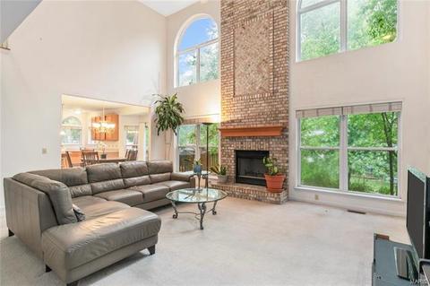 15 Remington Pl, Ballwin, MO 63021 photo 9
