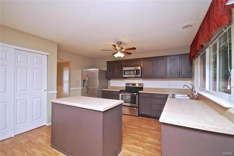578 Monroe Mill Dr, Ballwin, MO 63011 photo 8
