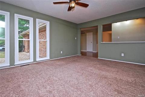 578 Monroe Mill Dr, Ballwin, MO 63011 photo 5