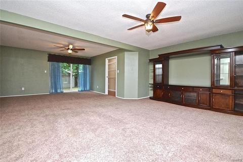 578 Monroe Mill Dr, Ballwin, MO 63011 photo 3