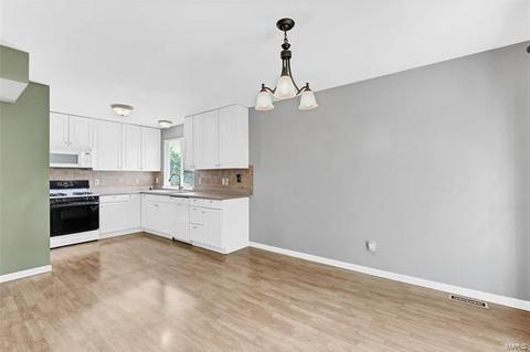 444 Tailor Ln, O'fallon, MO 63368 photo 5