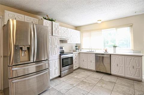 266 Braeshire Dr, Ballwin, MO 63021 photo 7