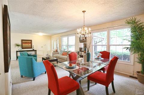 266 Braeshire Dr, Ballwin, MO 63021 photo 3