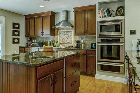 1527 Carman Rd, Ballwin, MO 63021 photo 12