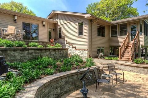 1527 Carman Rd, Ballwin, MO 63021 photo 38